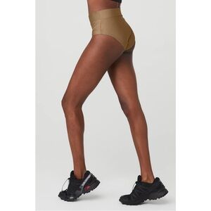 NWT ALO Yoga Boy Shorts